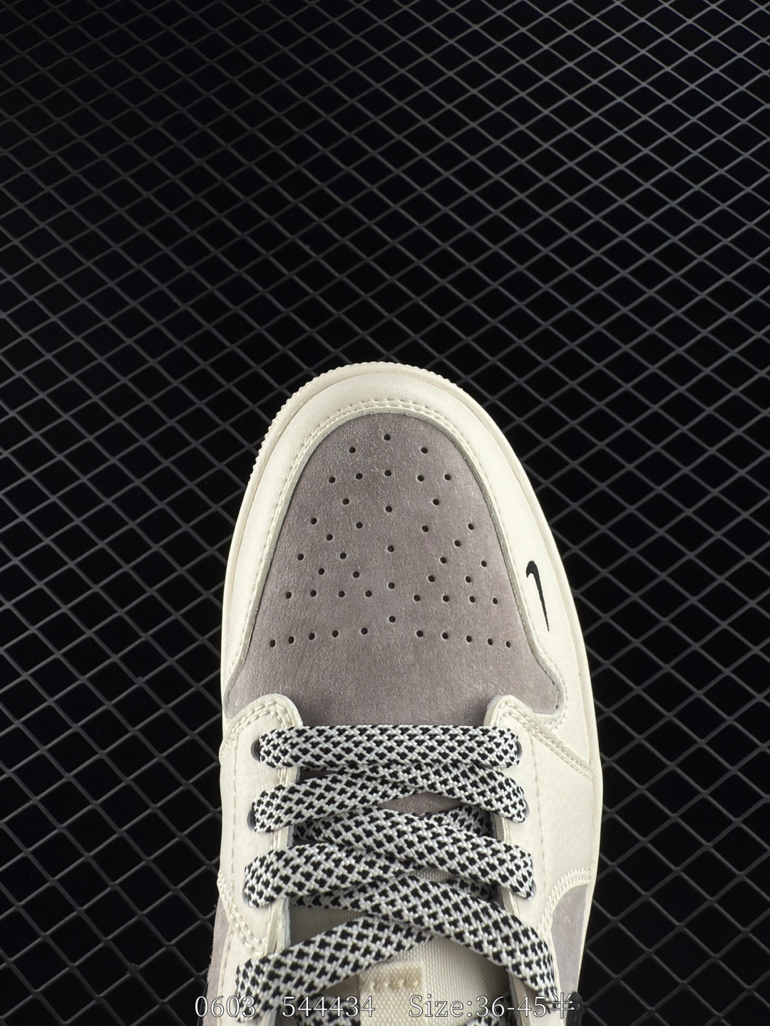 Air Jordan 1 Low GS”Light Smoke Grey/Black“